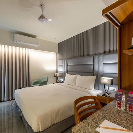 Hotel Nalanda Ahmedabad Exterior photo
