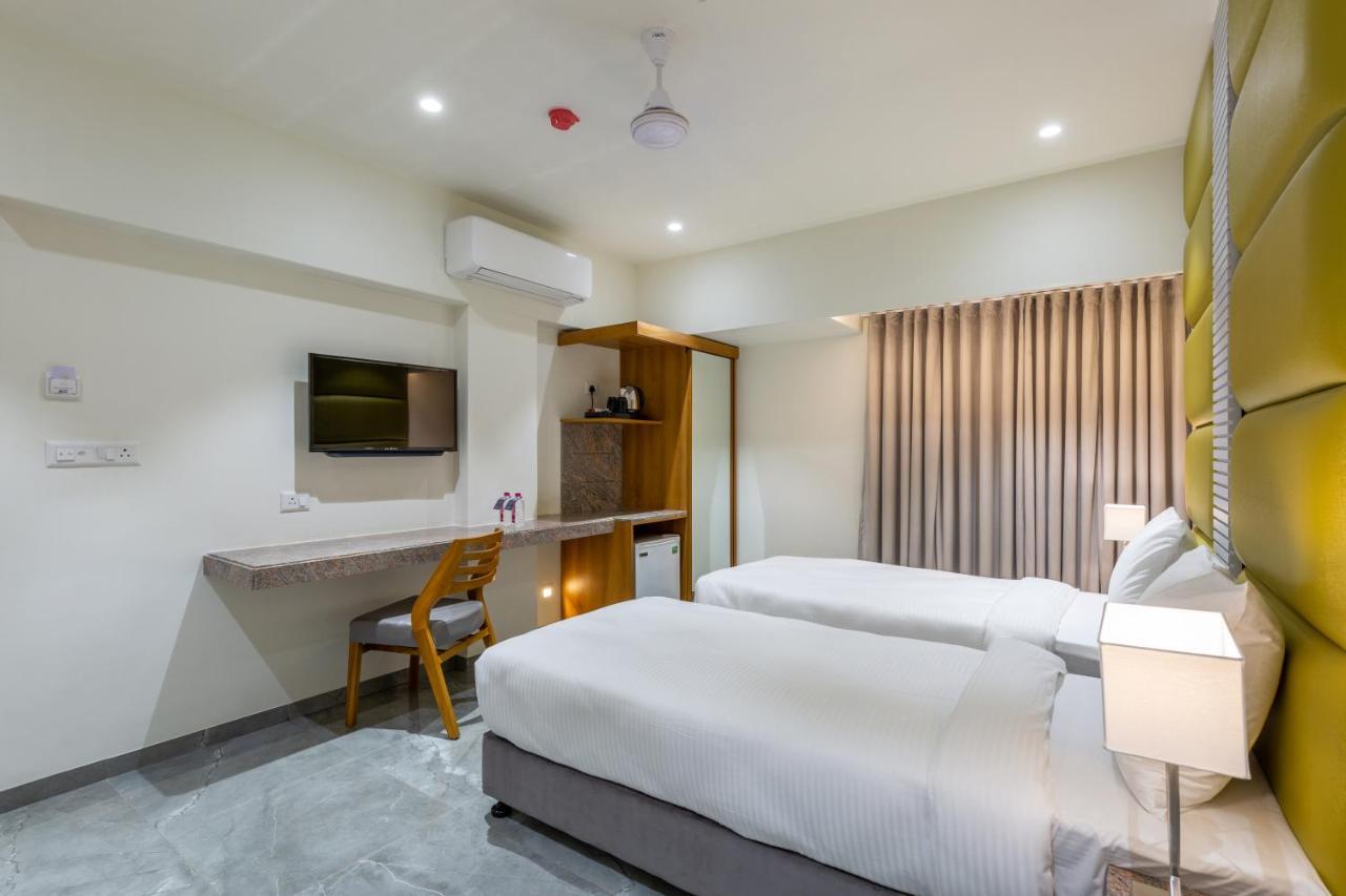 Hotel Nalanda Ahmedabad Exterior photo
