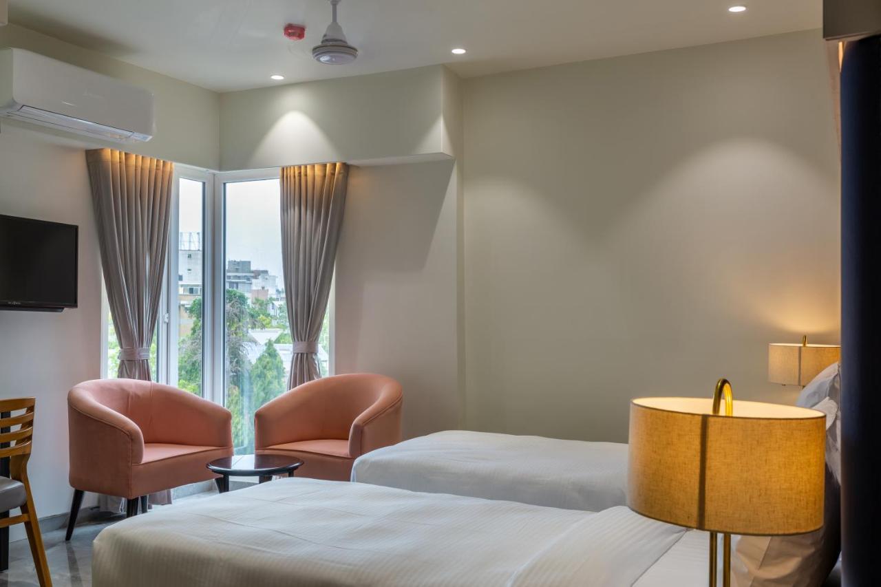 Hotel Nalanda Ahmedabad Exterior photo