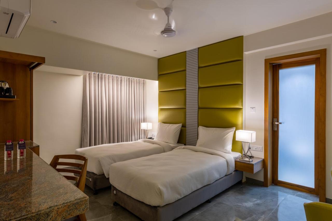 Hotel Nalanda Ahmedabad Exterior photo