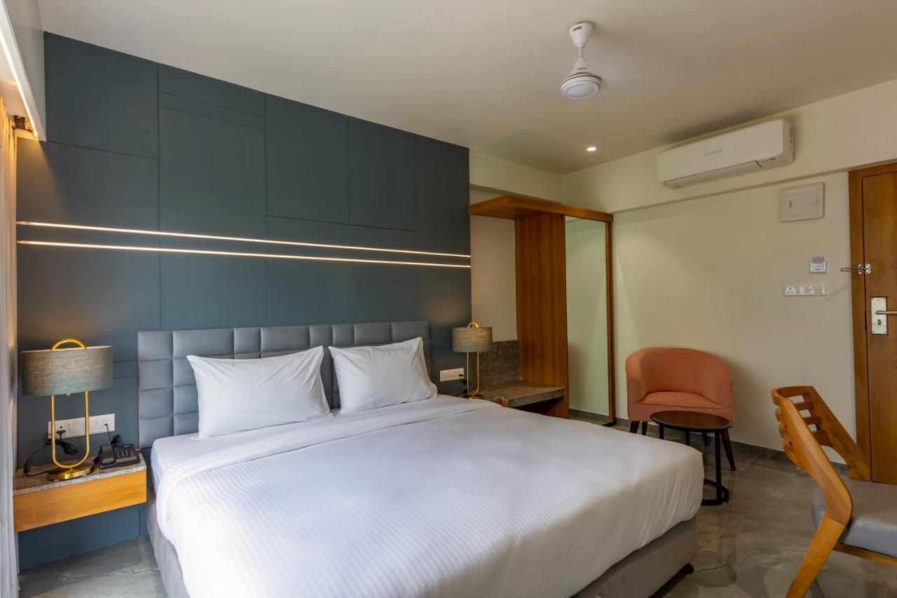 Hotel Nalanda Ahmedabad Exterior photo