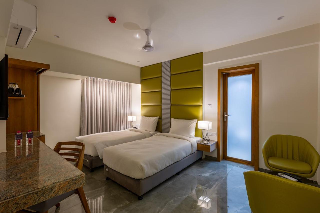 Hotel Nalanda Ahmedabad Exterior photo