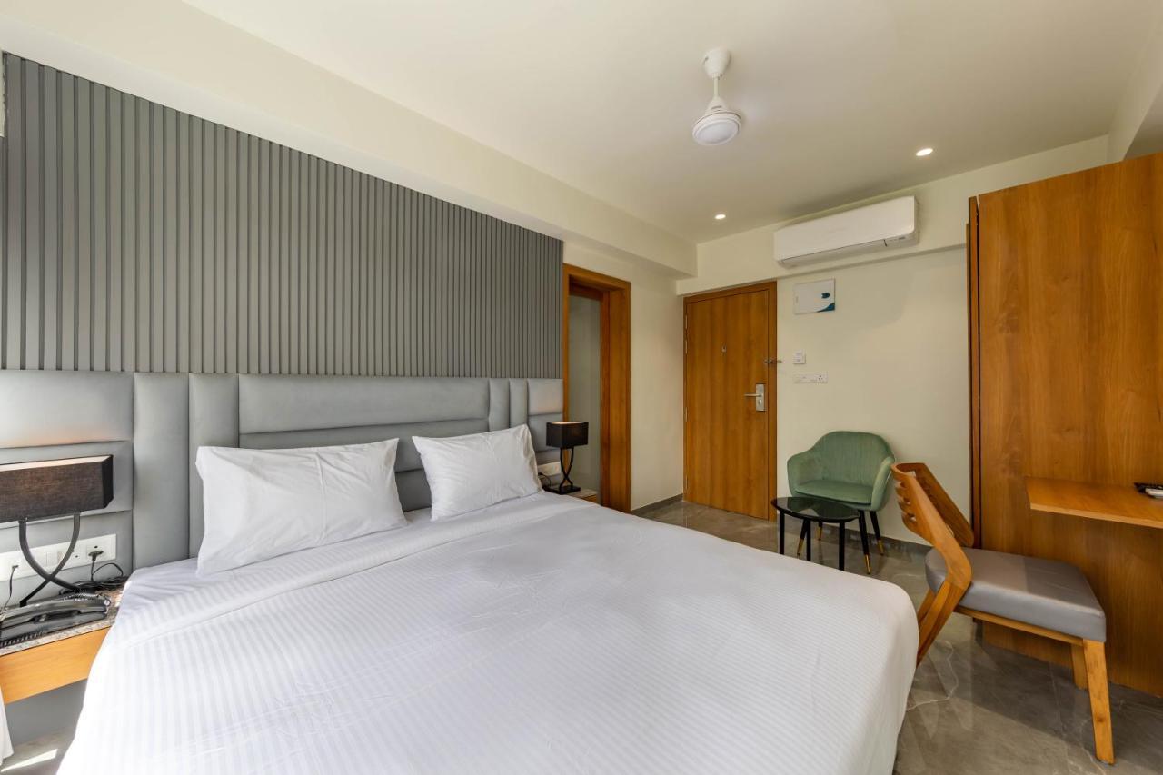 Hotel Nalanda Ahmedabad Exterior photo