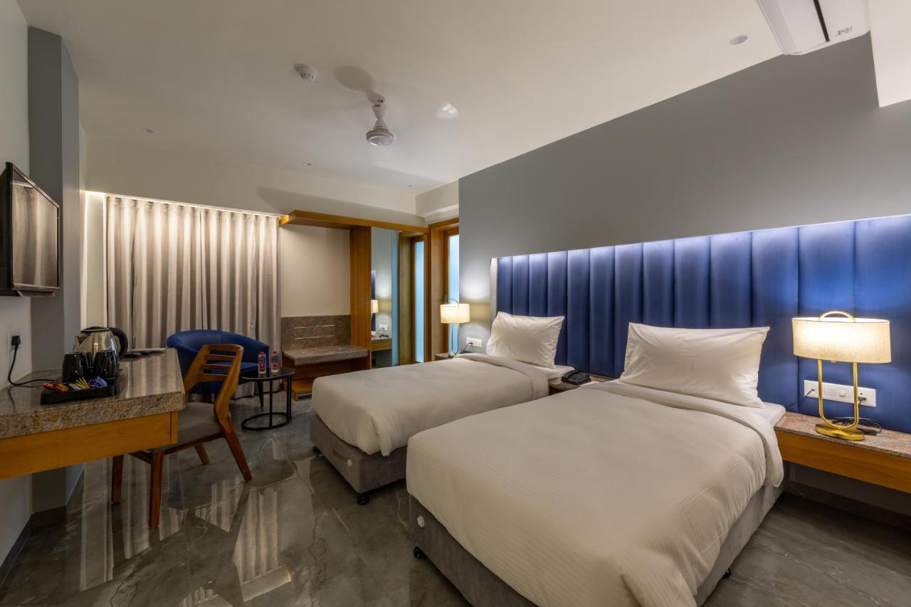 Hotel Nalanda Ahmedabad Exterior photo